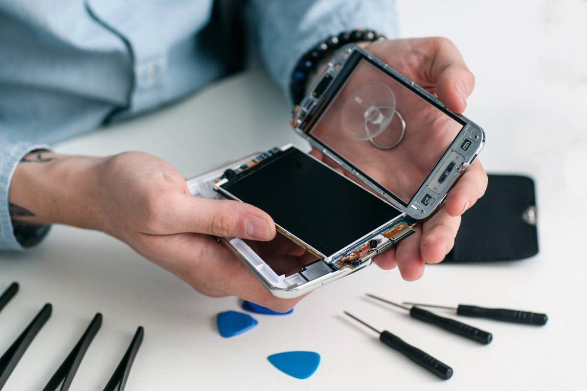 Métier d’avenir : devenez réparateur de smartphones