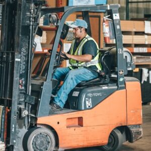 un chariot élévateur pour TPE et PME