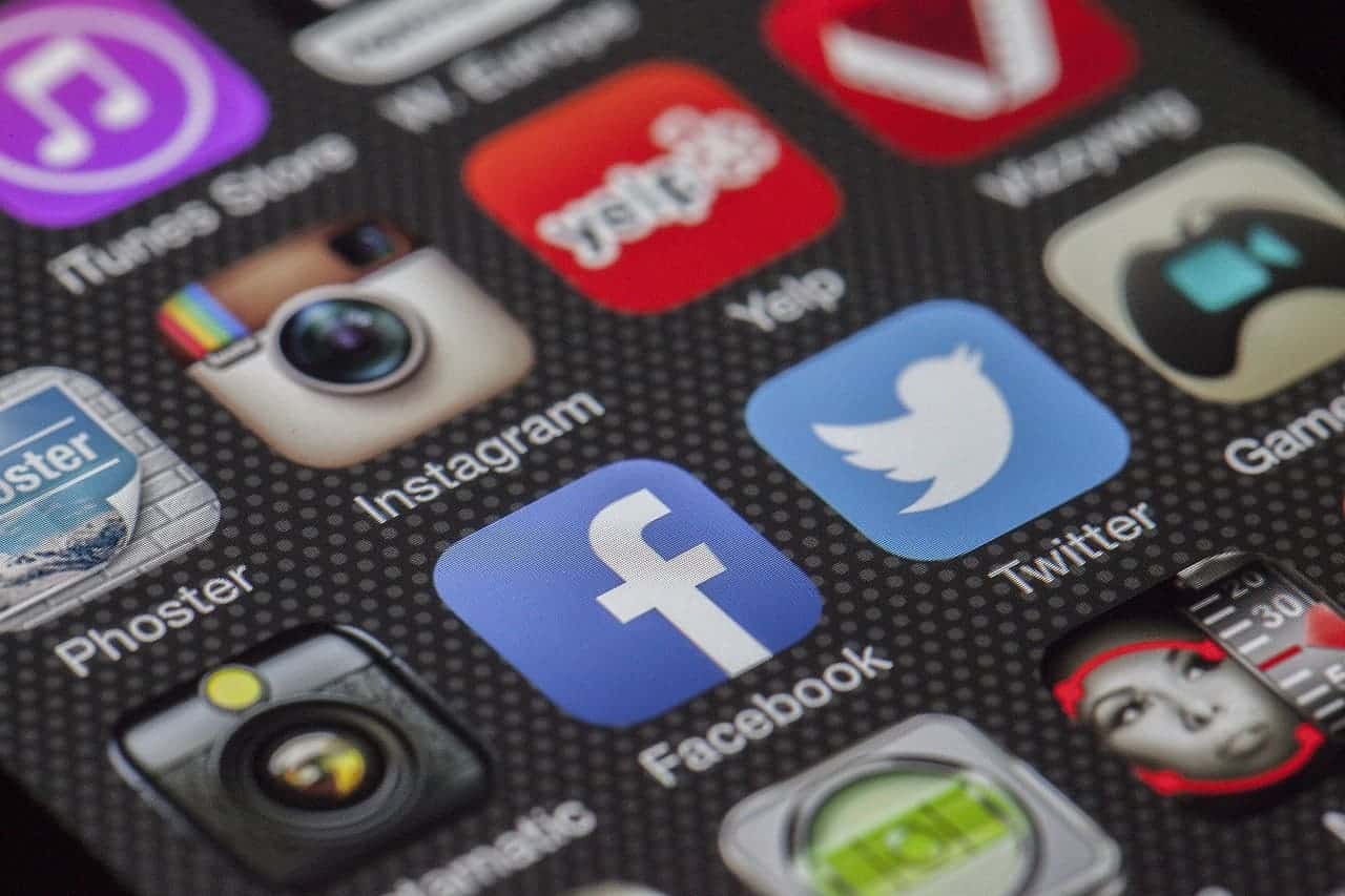 Comment se former en ligne sur les réseaux sociaux ?