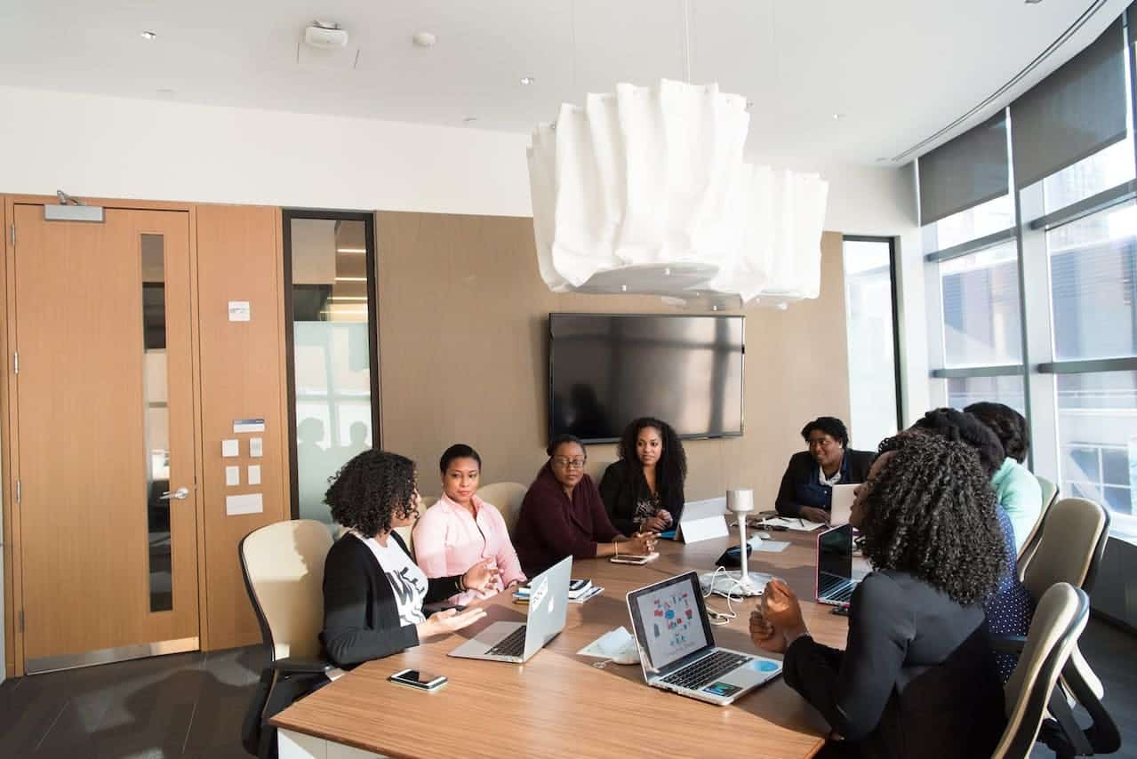Épanouissement professionnel : les formations en bien-être au travail, pilier de votre entreprise
